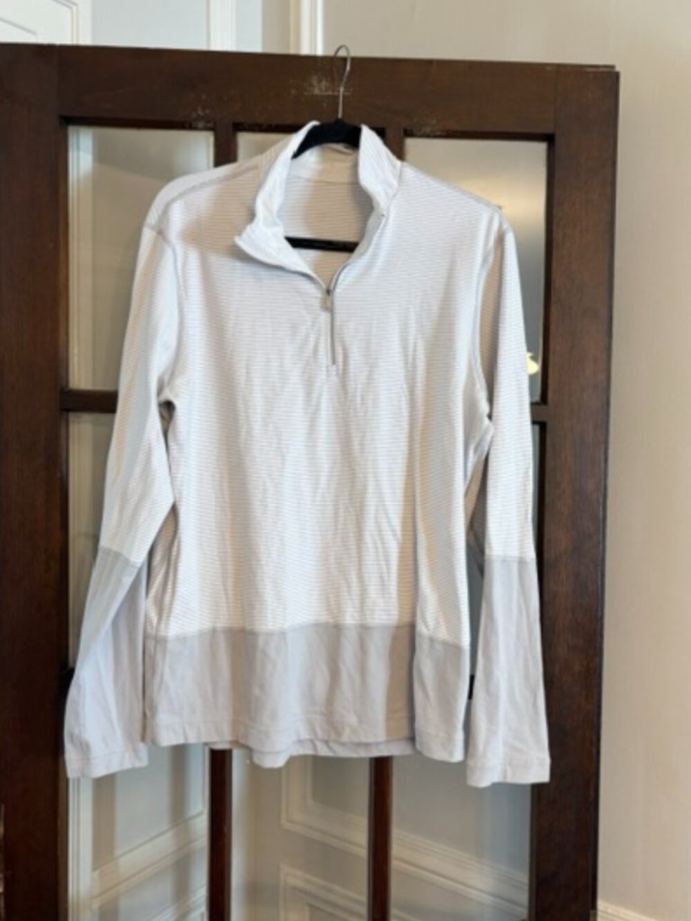 Lululemon Speed 1/2 Zip in White with Thin Gray Stripes, Size Large
